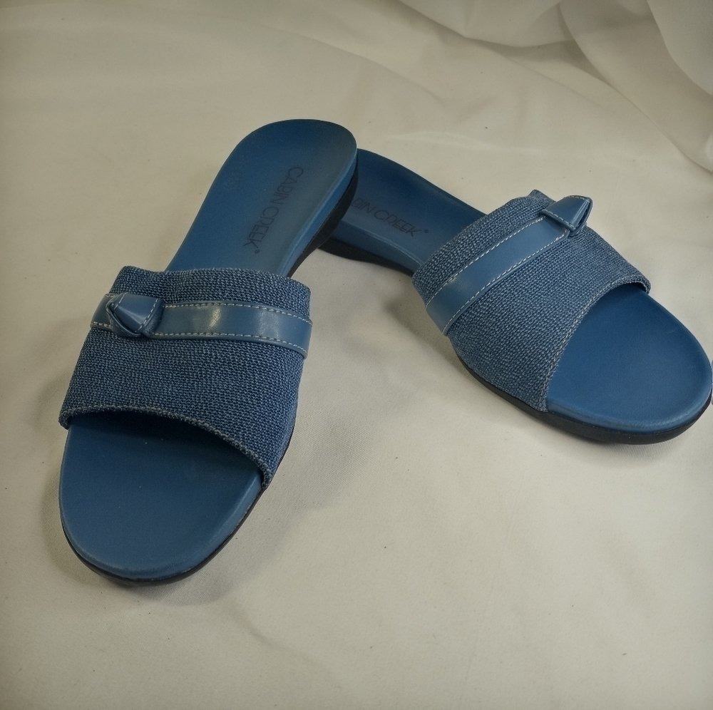 CABIN Creek Blue Slip On Flats Women's Size 6